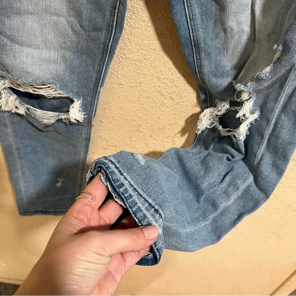 American Eagle Outfitters AEO high rise distressed mom jean - Picture 3 of 7